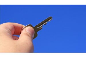 Czym różnią się wypożyczalnie samochodów w Poznaniu i jak dopasować ofertę do swoich planów?