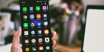 Marketing mobilny w 2026 – trendy, które warto znać, żeby nie zostać w tyle