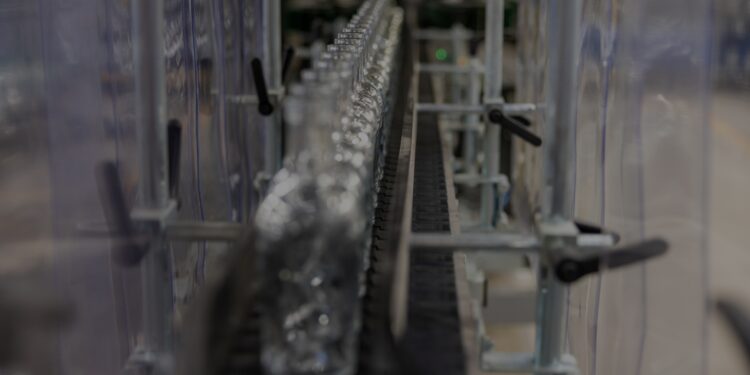 Organizacja spiżarni na poziomie Masterchef - jak dobrać pojemność i kształt naczyń do optymalizacji przestrzeni roboczej