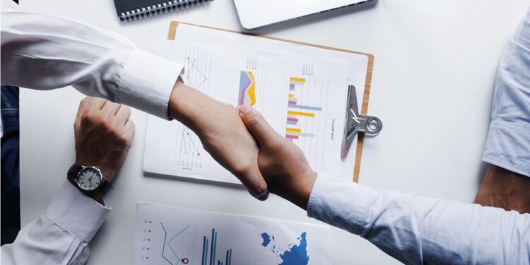 Zakup gotowej spółki krok po kroku – na co zwrócić uwagę jako przyszły właściciel?