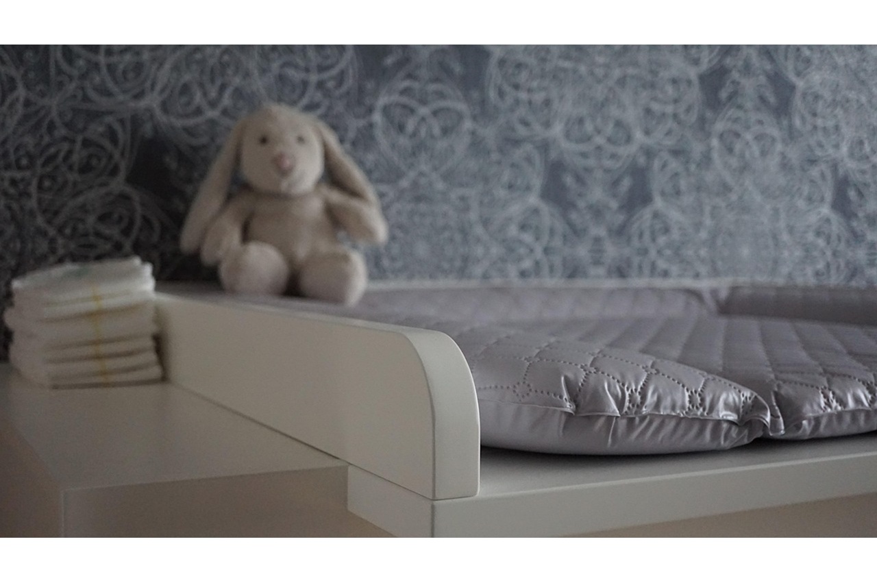 Zdrowy kręgosłup i bajkowy design – przewodnik po świecie łóżeczek dziecięcych i ich wyposażenia